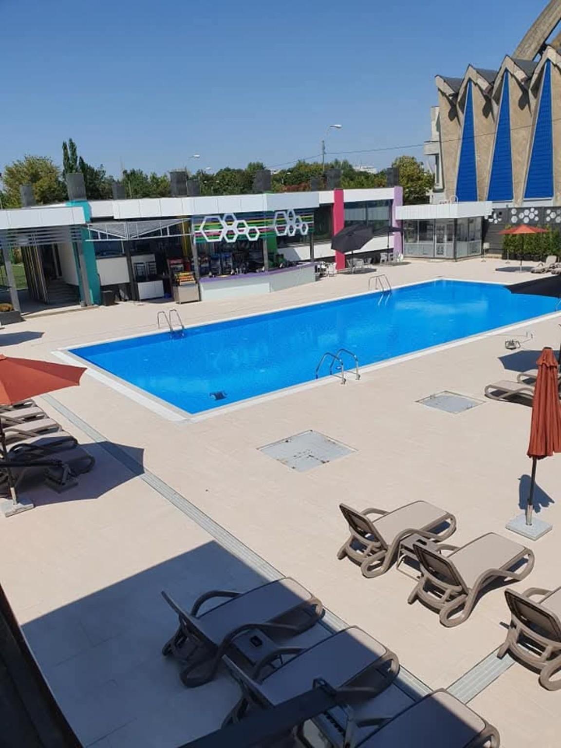 Piscină & relaxare — poza 1